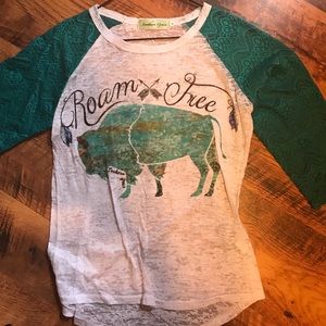 Roam Free Quarter Sleeve Shirt